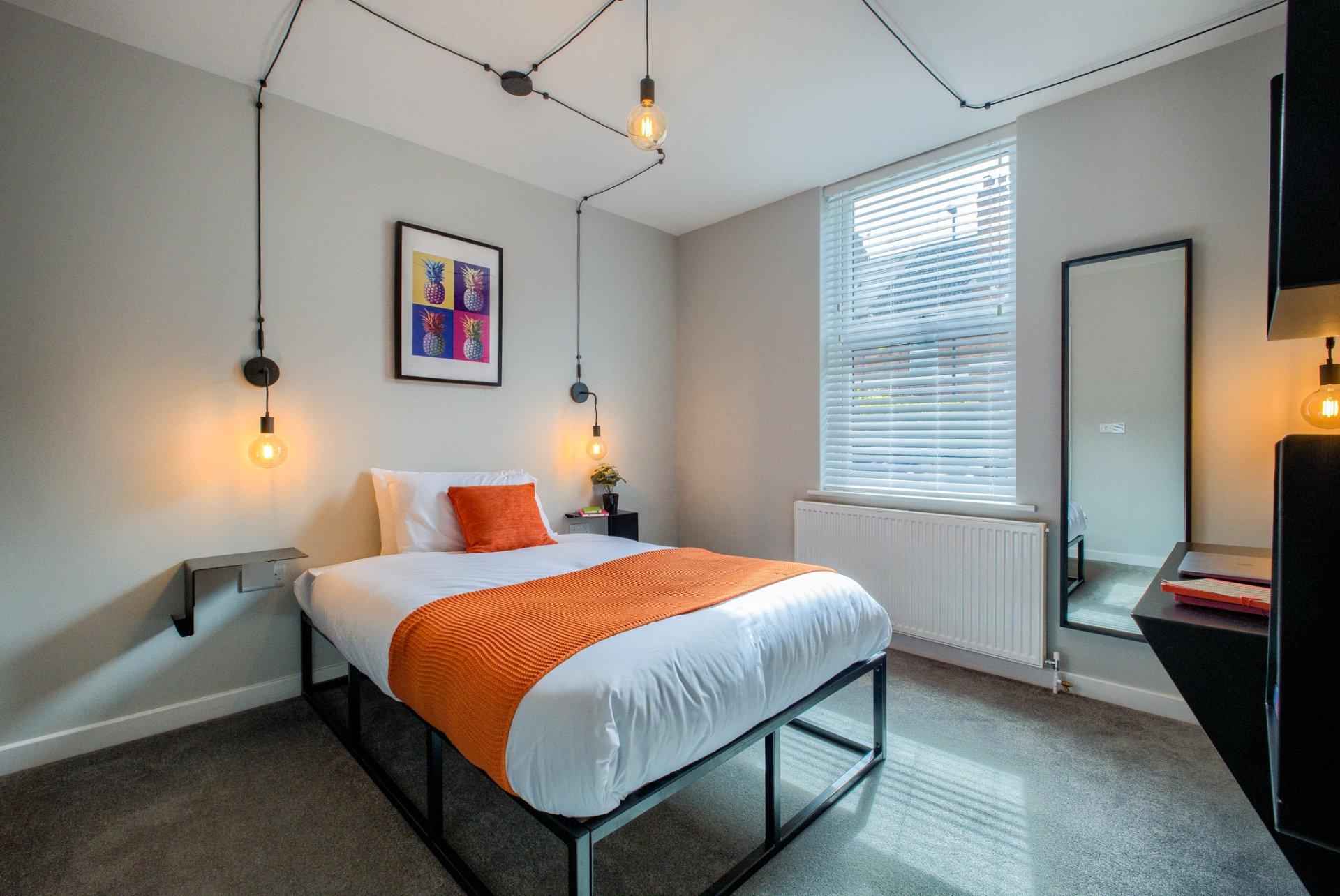 Room Broomfield Road in Coventry