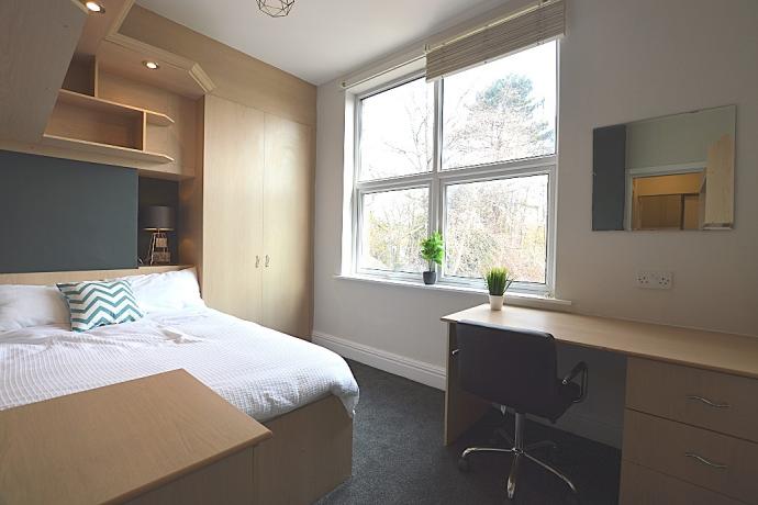 Flat Otley Road in Leeds