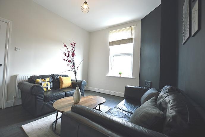 Flat Otley Road in Leeds