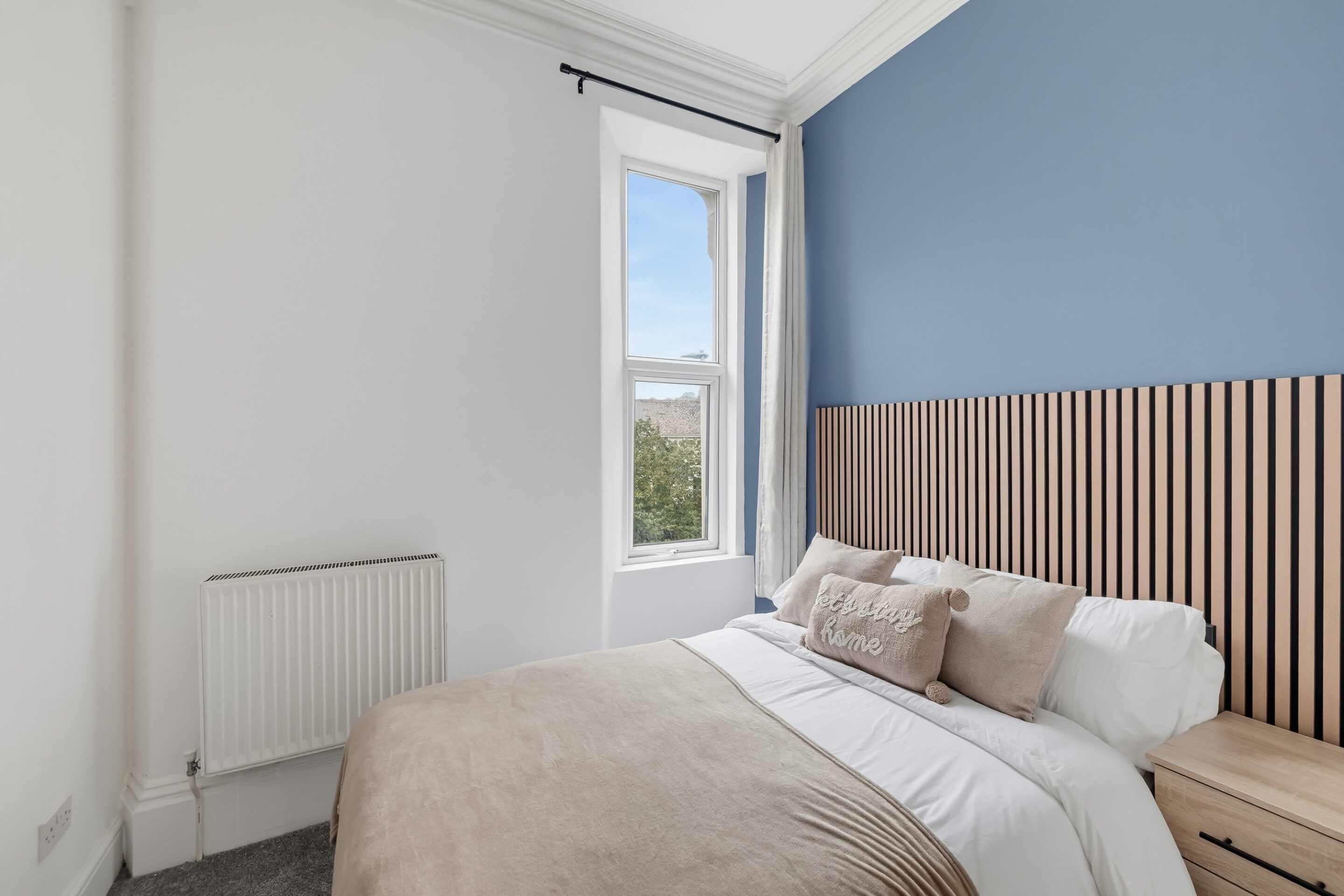 Room Alexandra Road in Plymouth