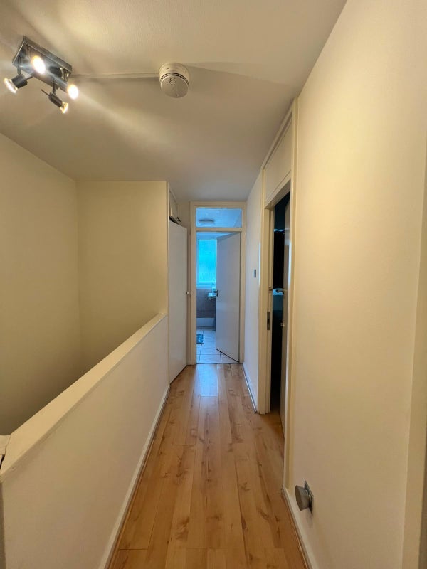 Room Prince of Wales Road in Greater London