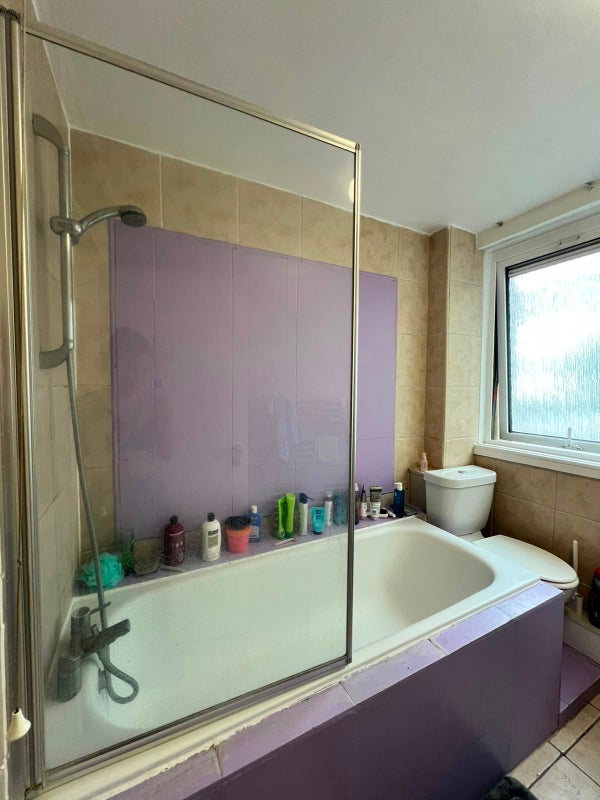 Room Prince of Wales Road in Greater London