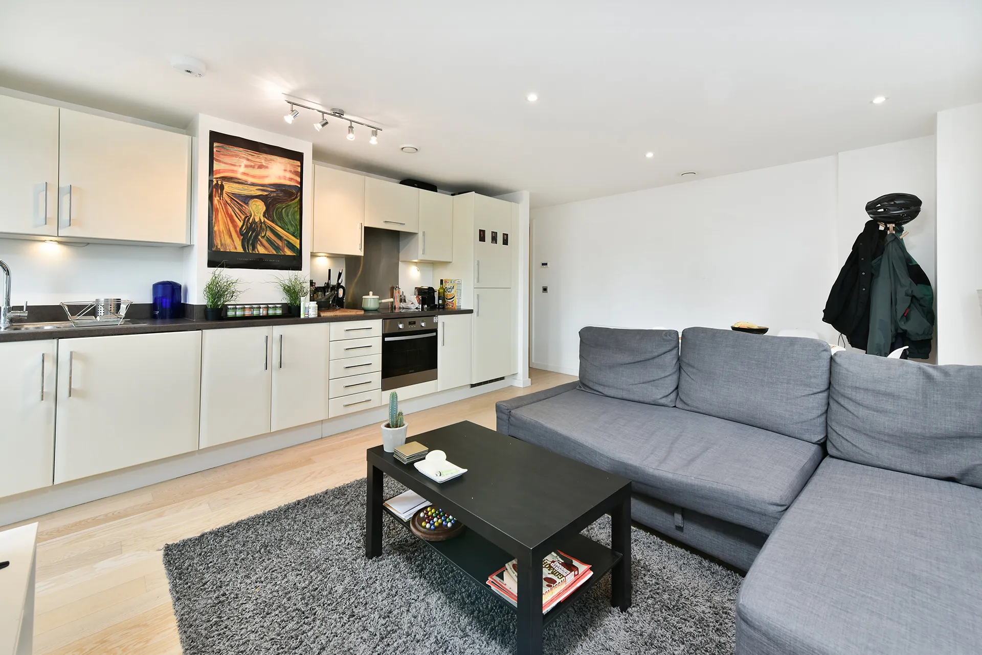 Flat Britannia Walk in Greater London