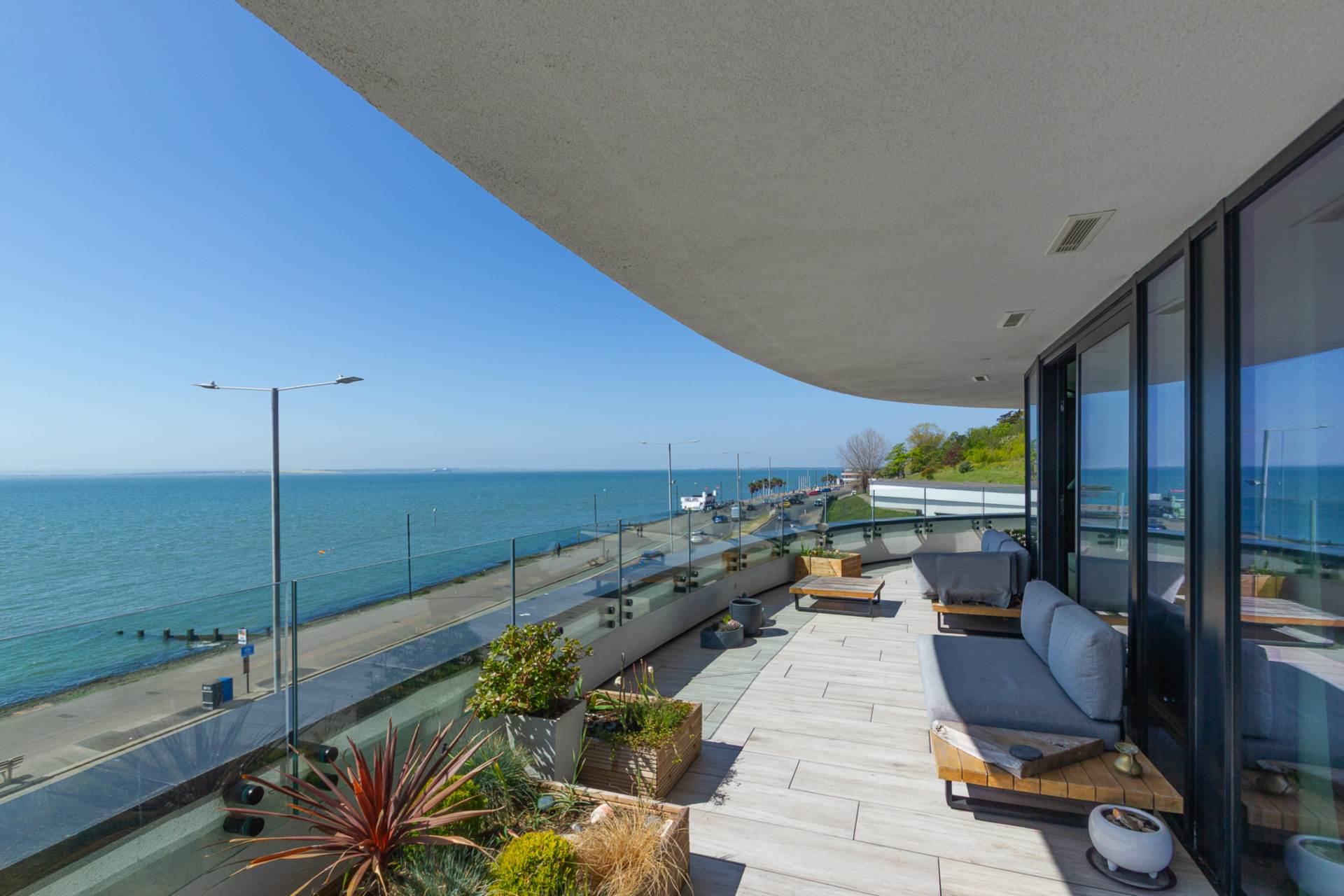 Flat Western Esplanade in Southend-on-Sea