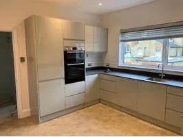 Flat Upham Park Road in Greater London