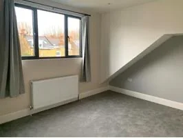 Flat Upham Park Road in Greater London