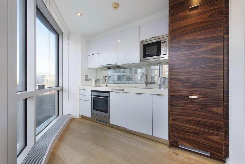 Flat Dominion Walk in Greater London