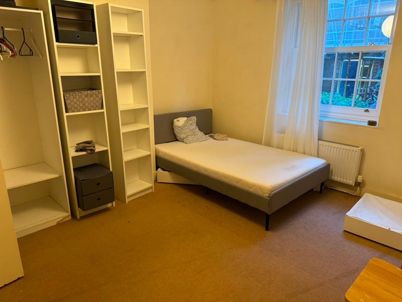 Flat Augustus Street in Greater London