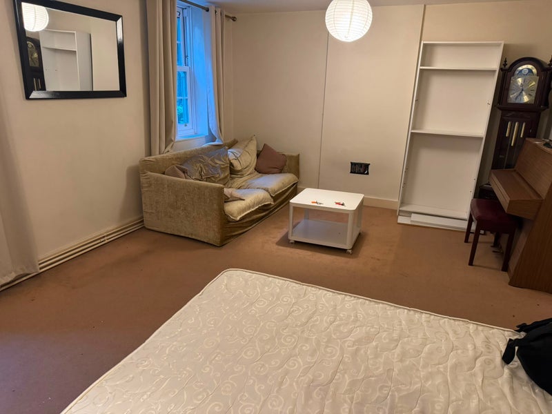 Flat Augustus Street in Greater London