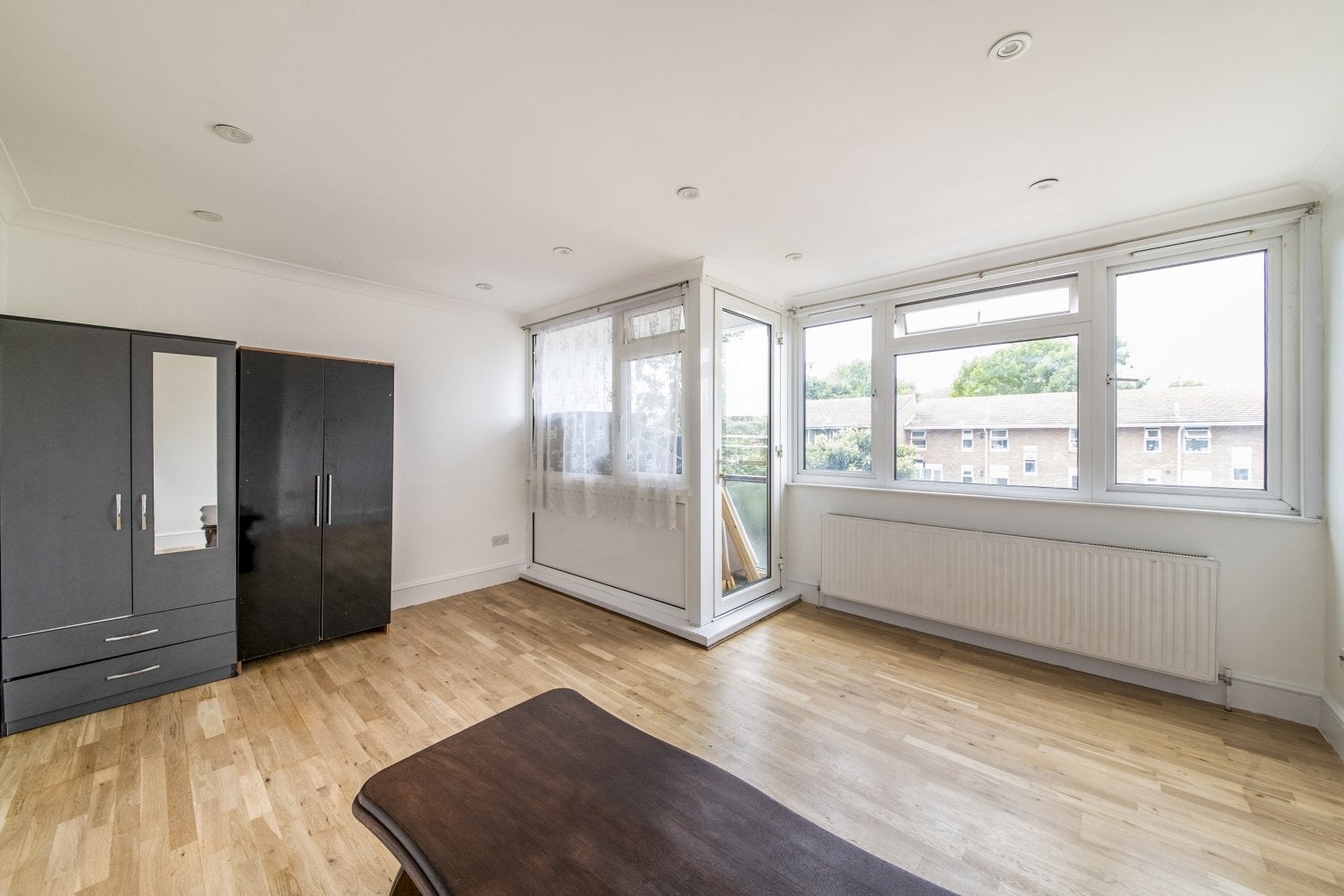Flat Redbridge Gardens in Greater London
