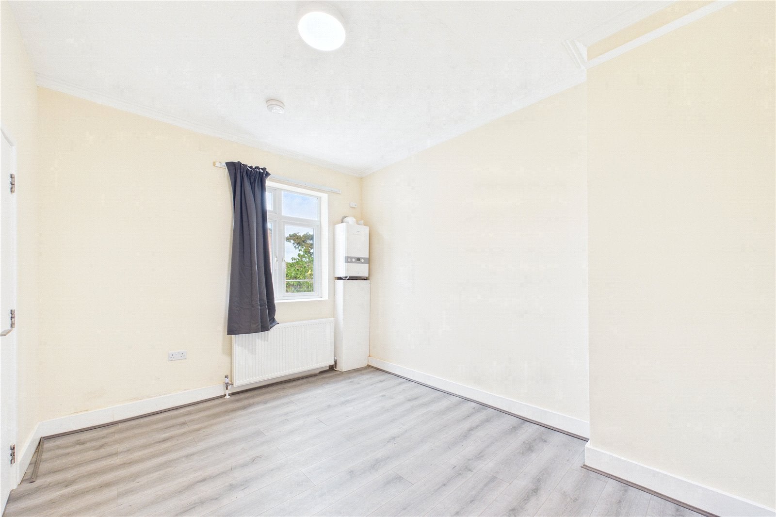 Flat Dormer Close in Newbury