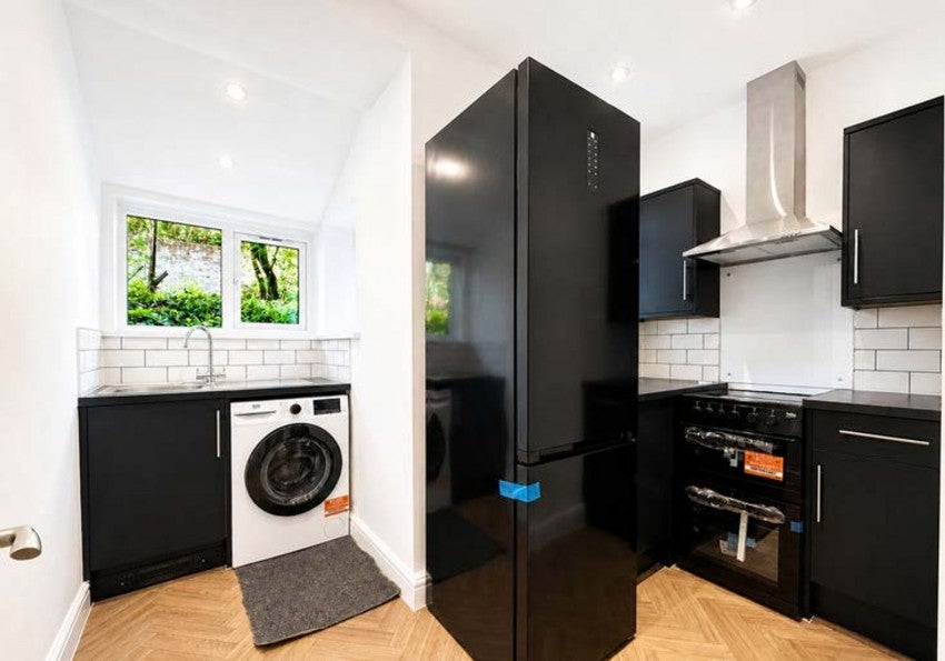 Flat Cantelupe Road in Rother