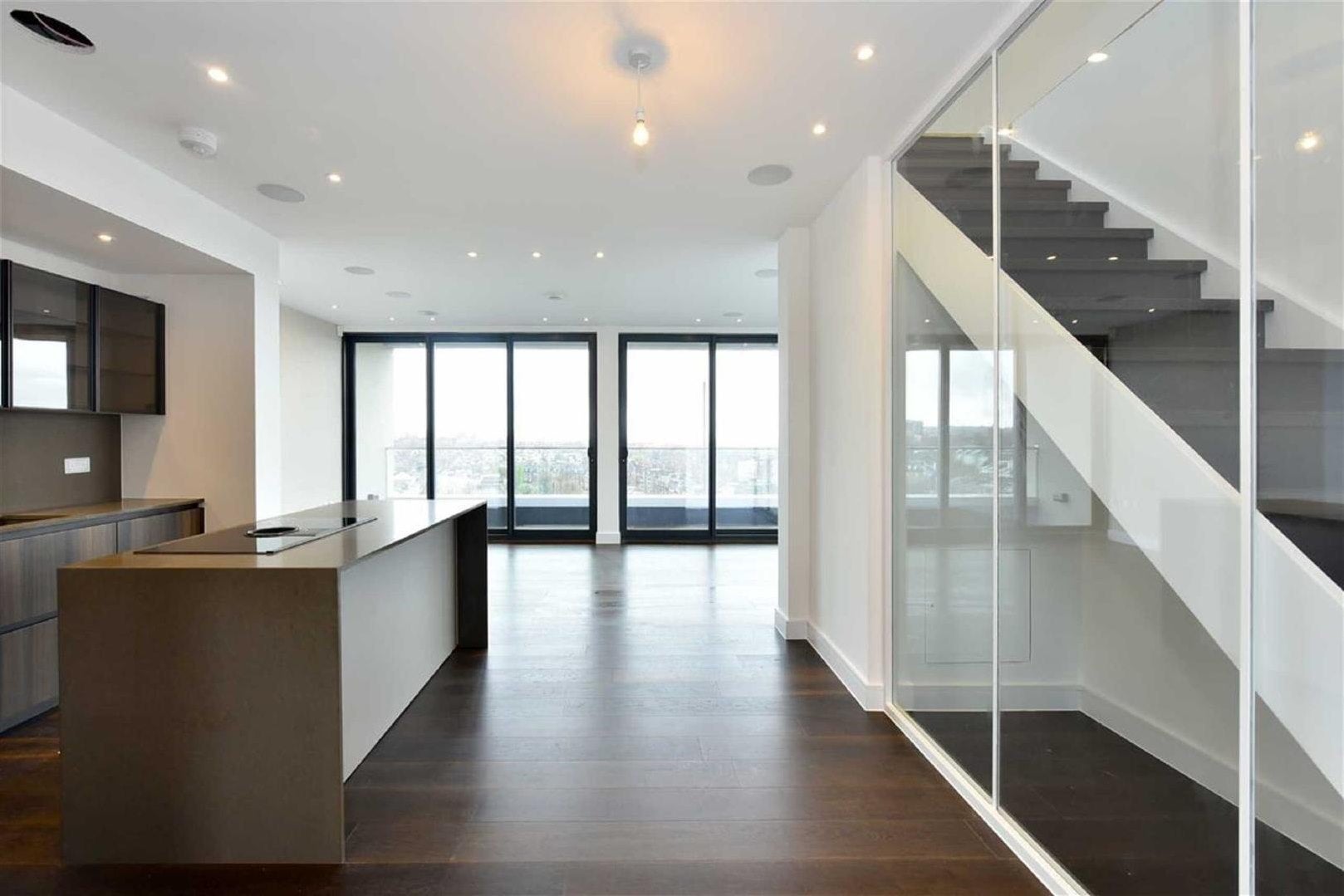 Flat Finchley Road in Greater London