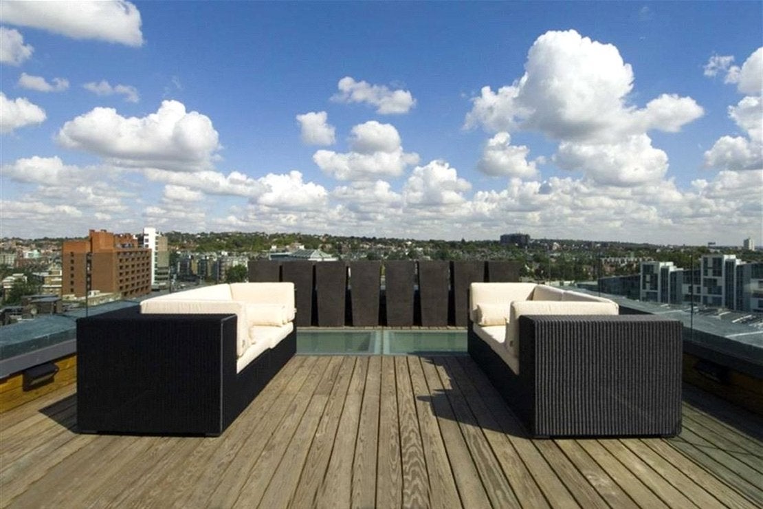 Flat Boydell Court in Greater London