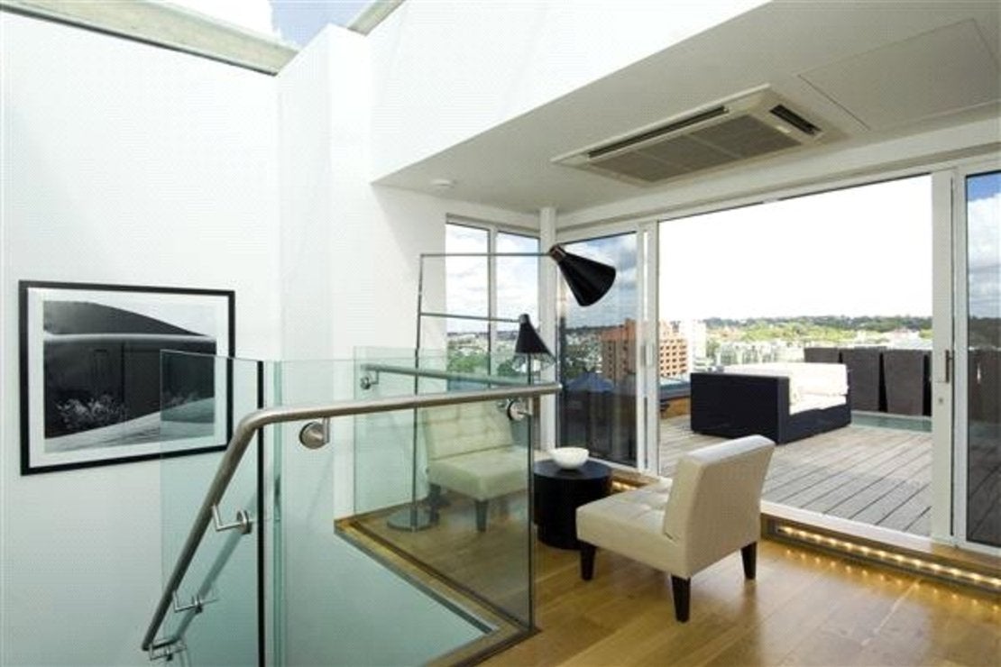 Flat Boydell Court in Greater London