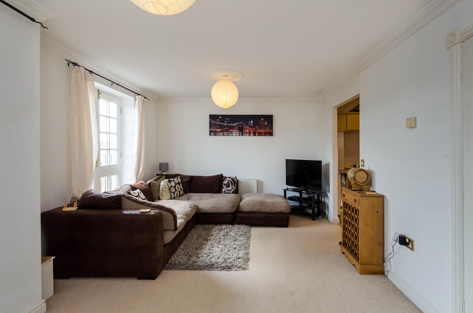 Flat Bishopfields Drive in York