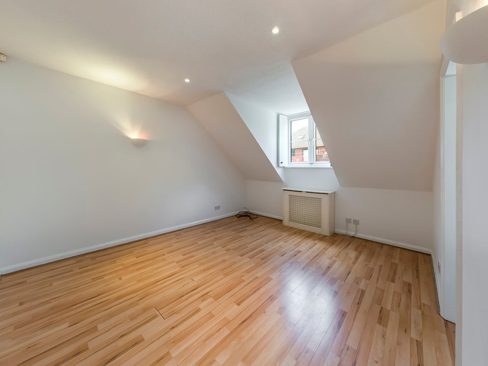Flat Ripley Close in High Wycombe