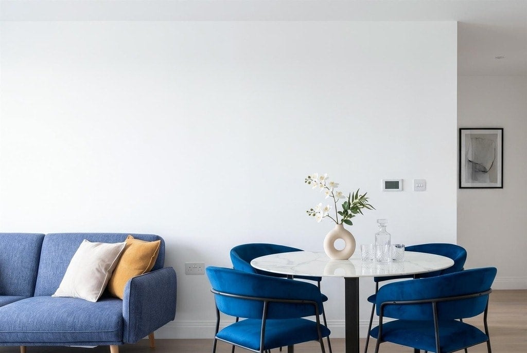 Flat Potters Road in Greater London