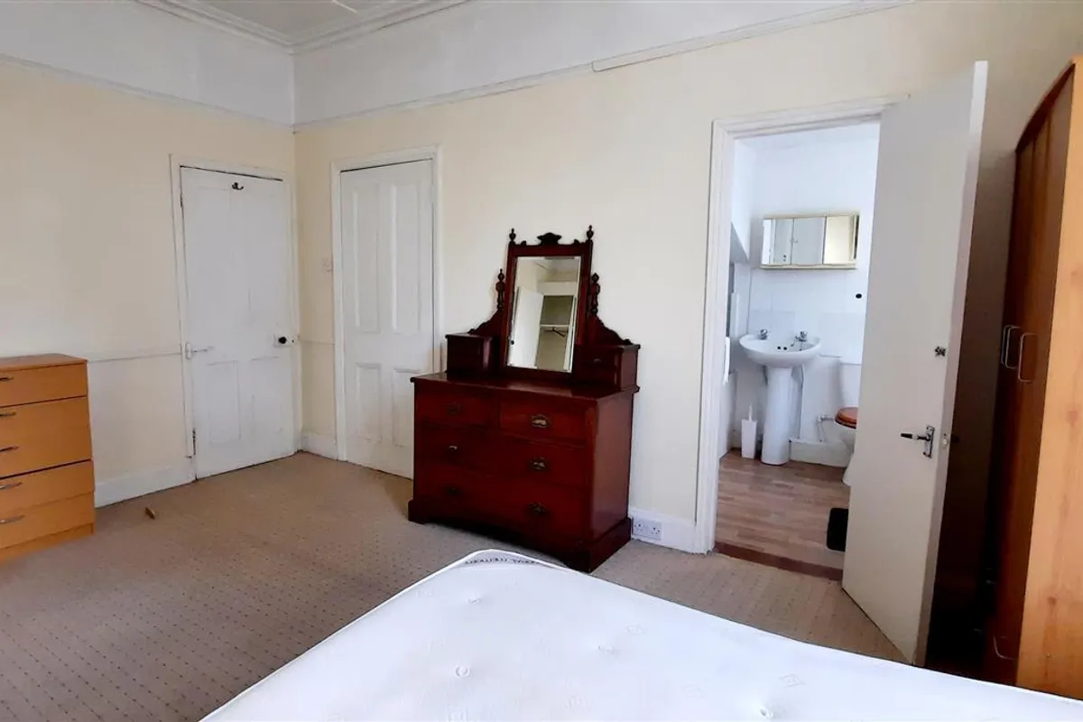 Flat Palliser Road in Greater London