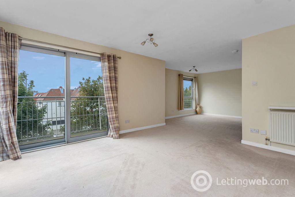 Flat Pinegrove Gardens in City of Edinburgh