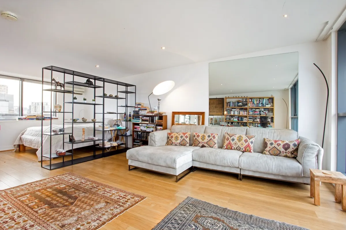 Flat Welland Street in Greater London