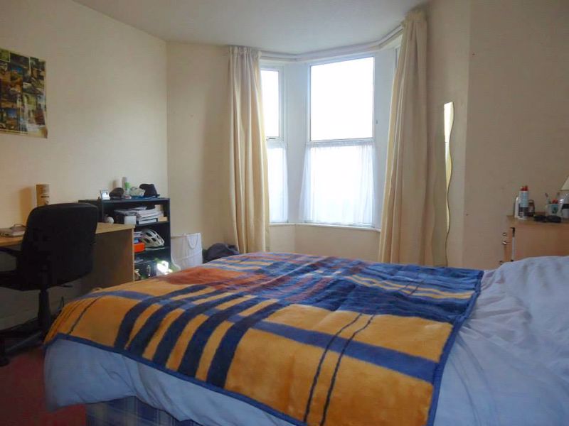Flat Wellfield Place in Cardiff