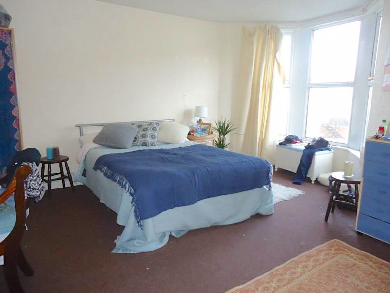 Flat Wellfield Place in Cardiff