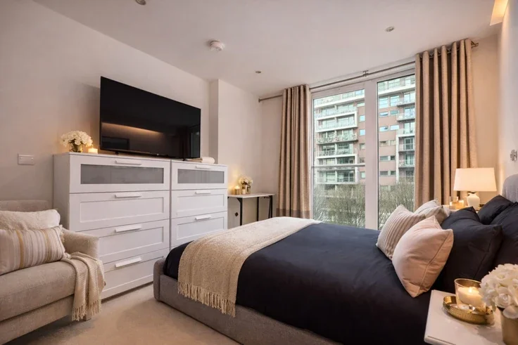 Flat Queenstown Road in Greater London