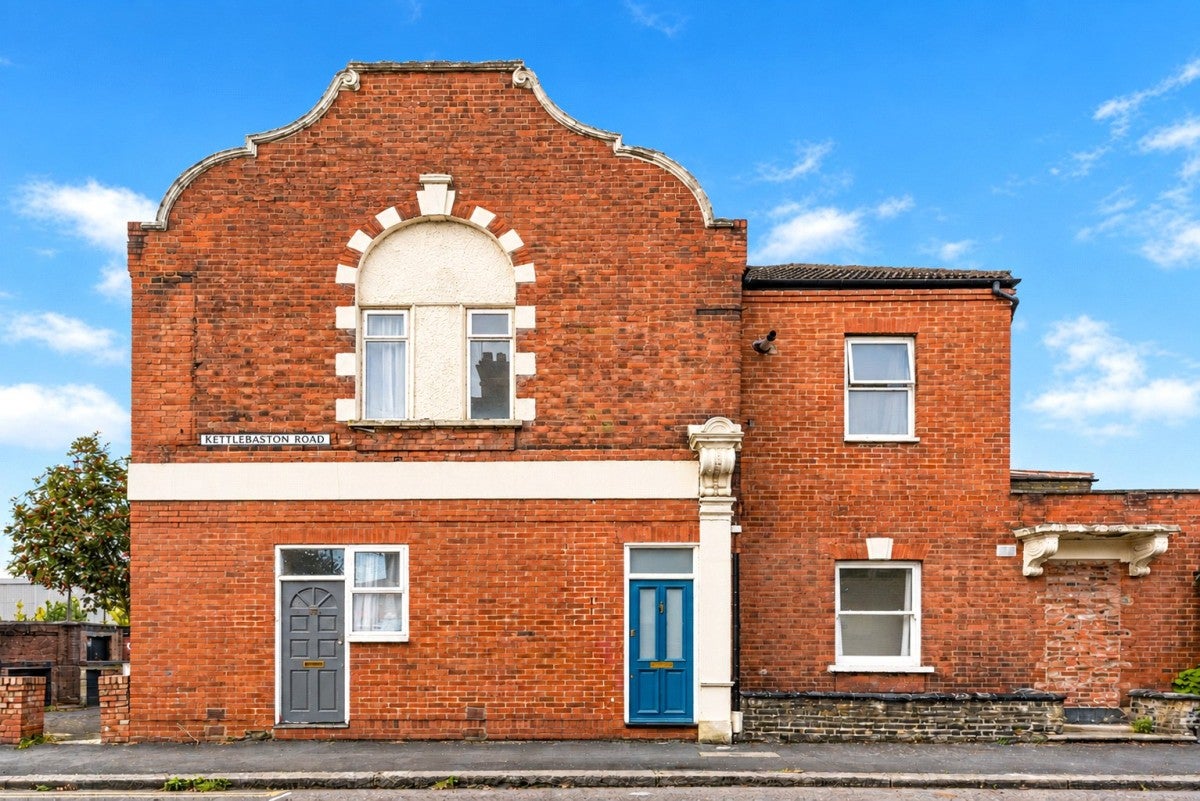 Flat Clementina Road in London