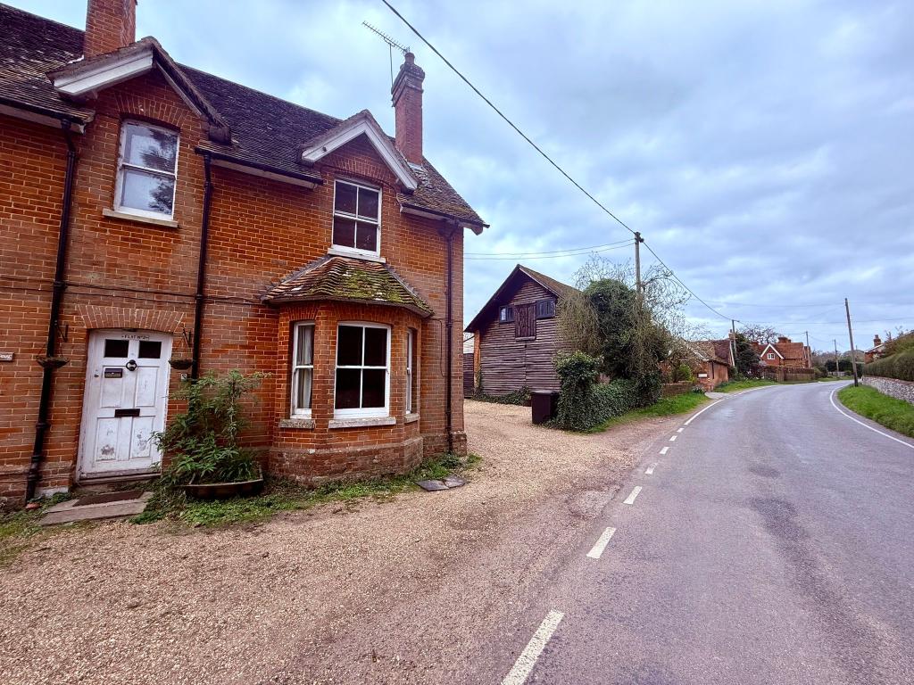 Room East Tytherley Road in Test Valley