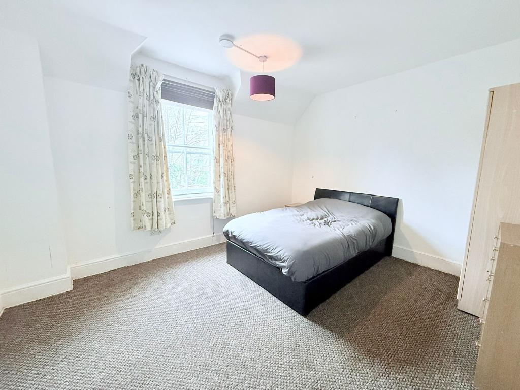 Room East Tytherley Road in Test Valley