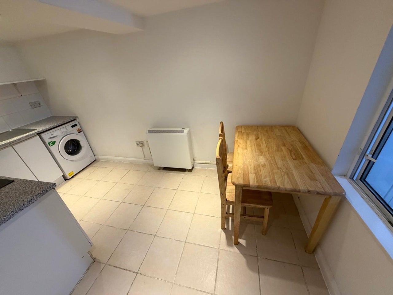 Flat Milkwood Road in Greater London
