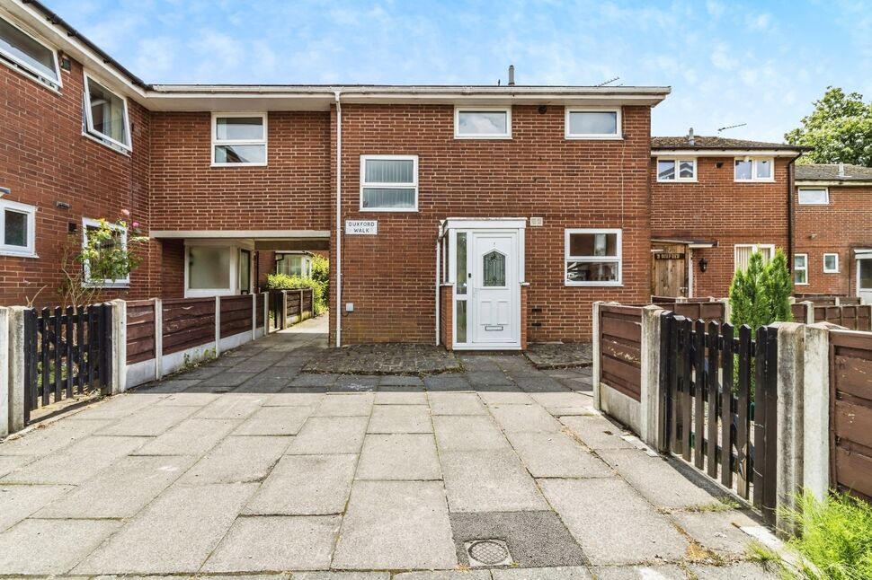 Flat Duxford Court in Poulton-With-Fearnhead