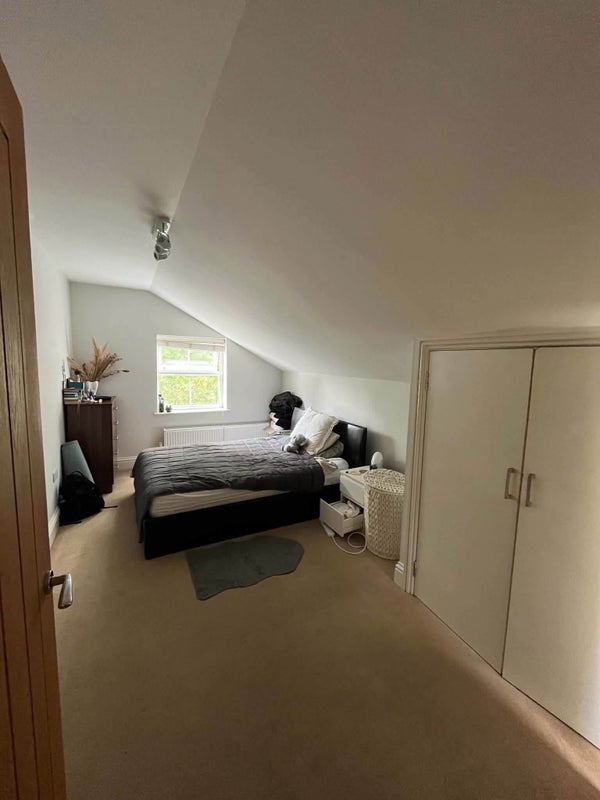 Room Upper Richmond Road in Greater London