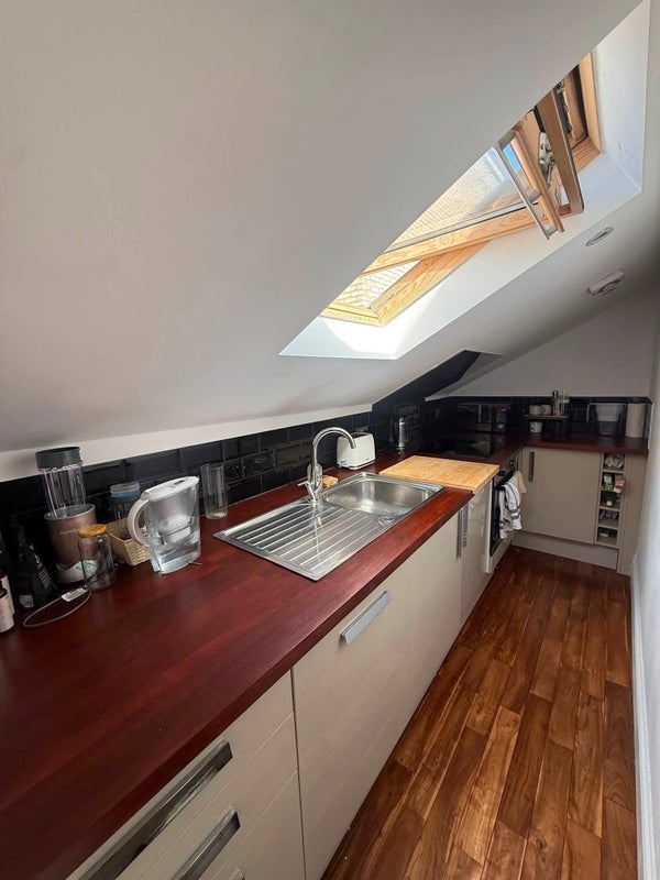 Room Upper Richmond Road in Greater London