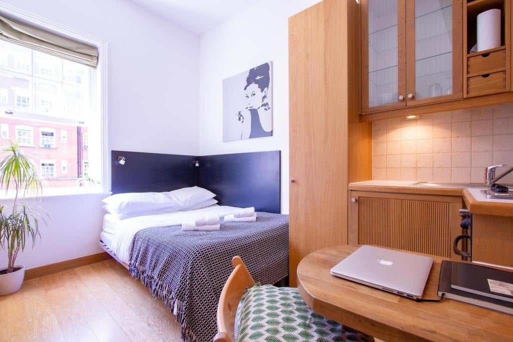 Room Cartwright Gardens in Greater London