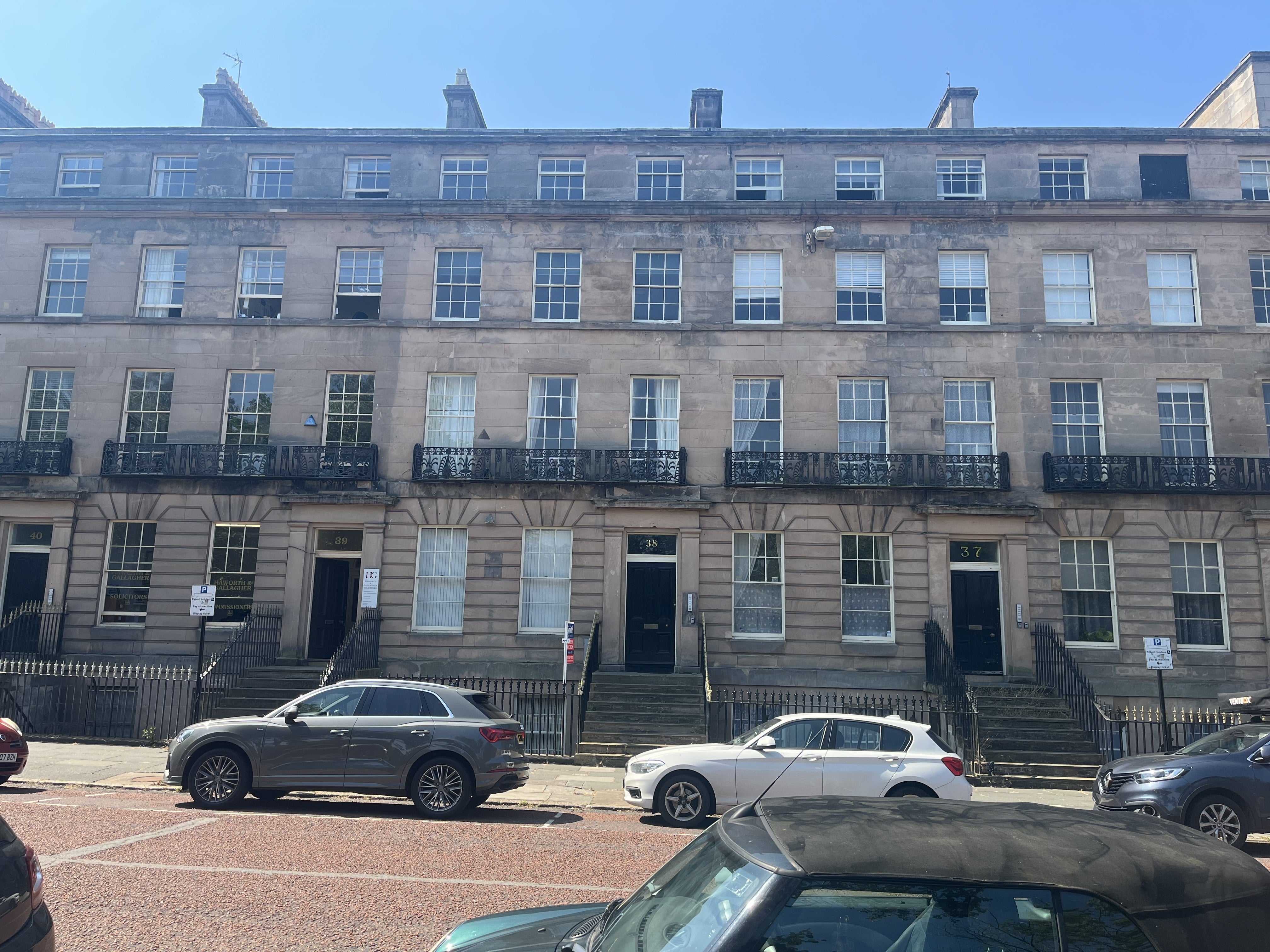 Flat Hamilton Square in Birkenhead