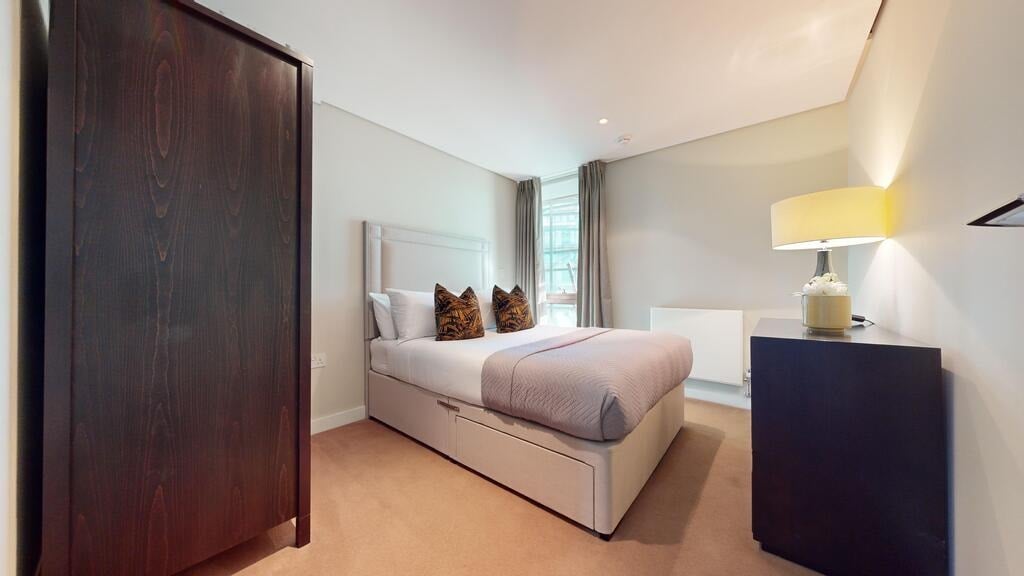 Flat Merchant Square in City of Westminster