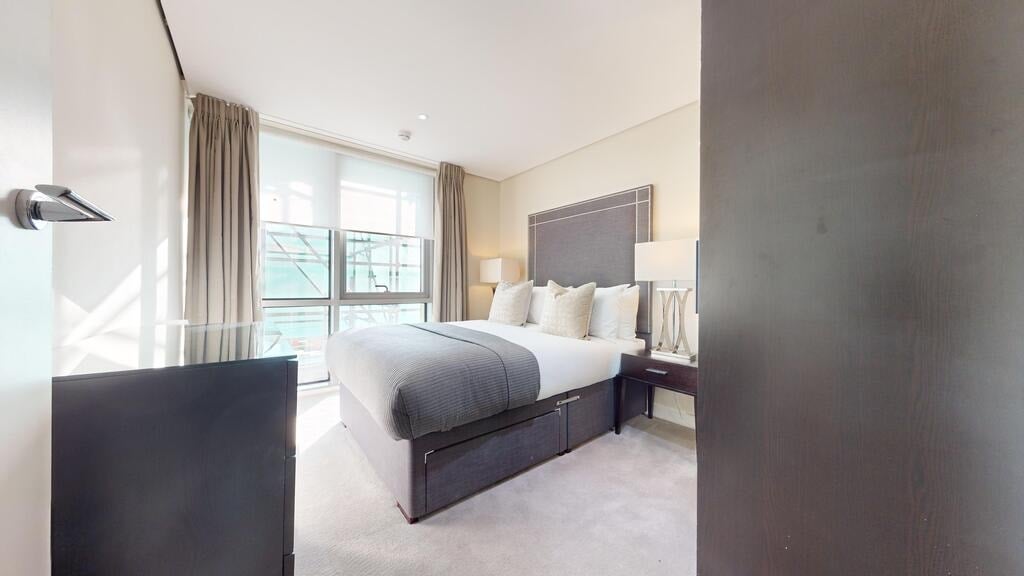 Flat Merchant Square in City of Westminster