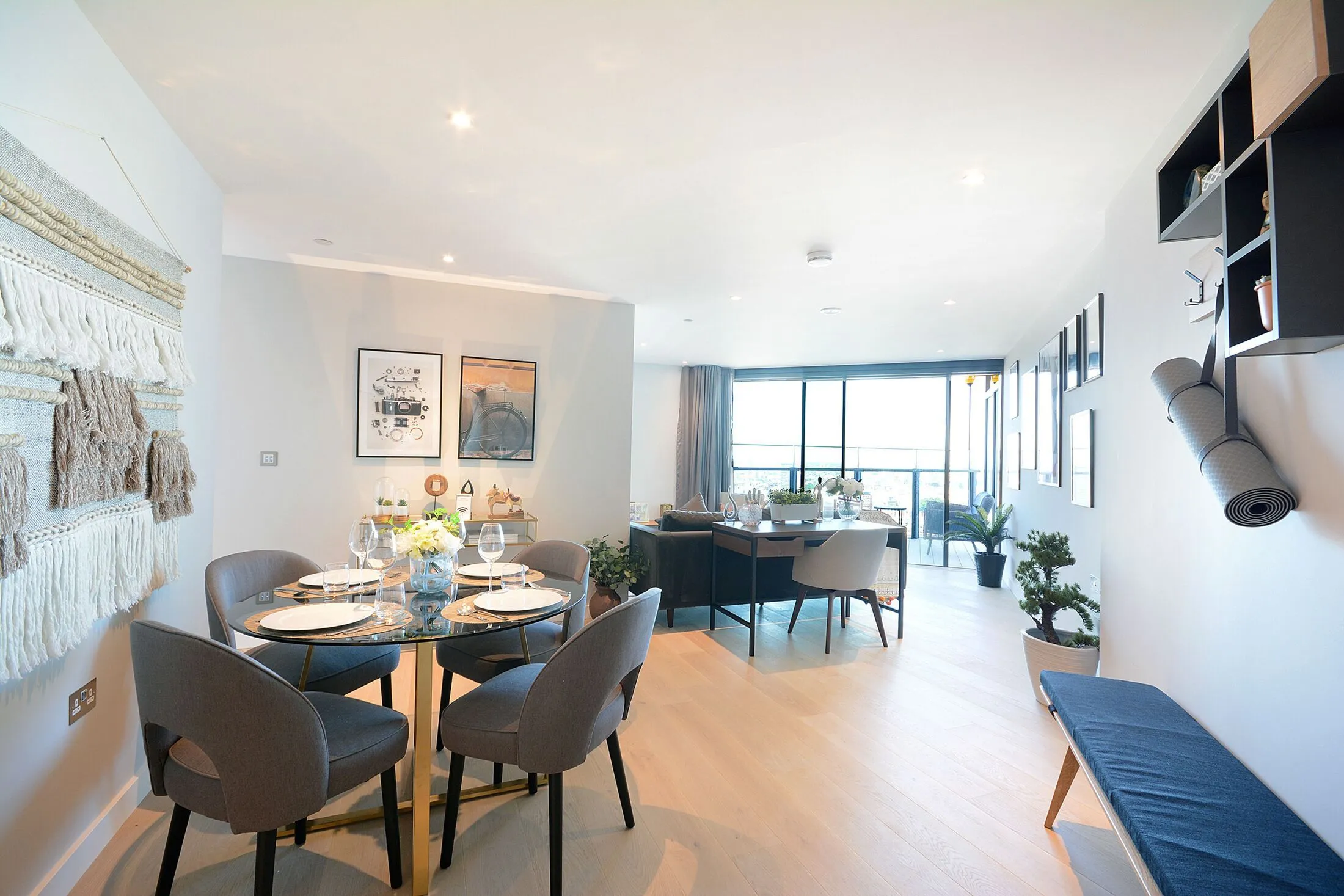Flat Dante Place in Greater London