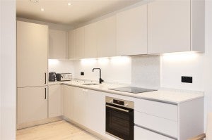 Flat Merantun Way in Greater London