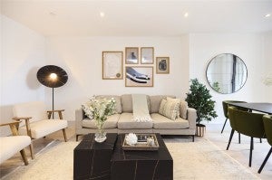 Flat Merantun Way in Greater London