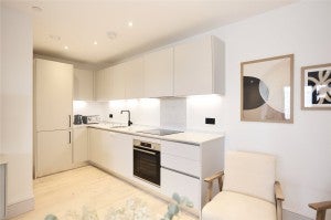 Flat Merantun Way in Greater London