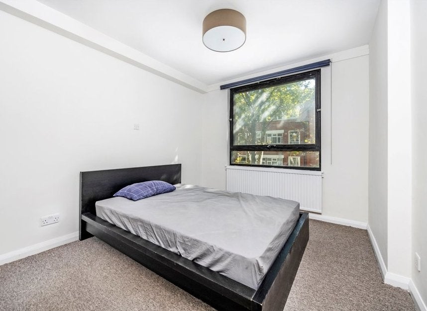 Flat Tavistock Place in Greater London
