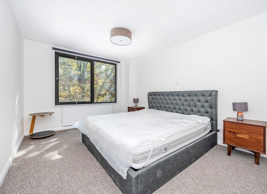 Flat Tavistock Place in Greater London