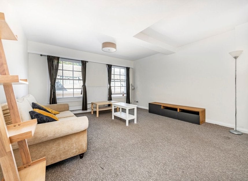 Flat Tavistock Place in Greater London