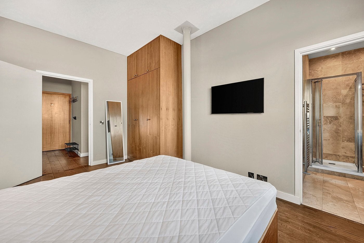 Flat New Crane Place in Greater London