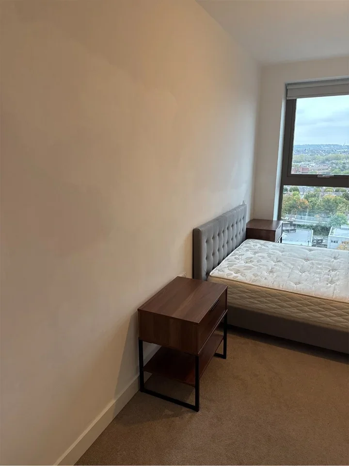 Room Seven Sisters Road in Greater London