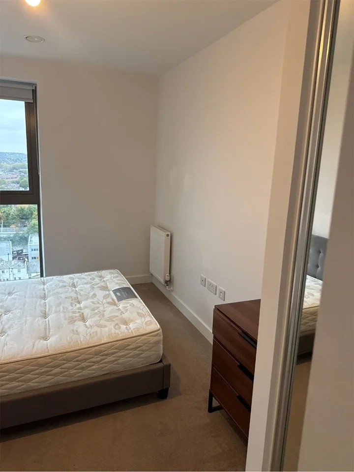 Room Seven Sisters Road in Greater London