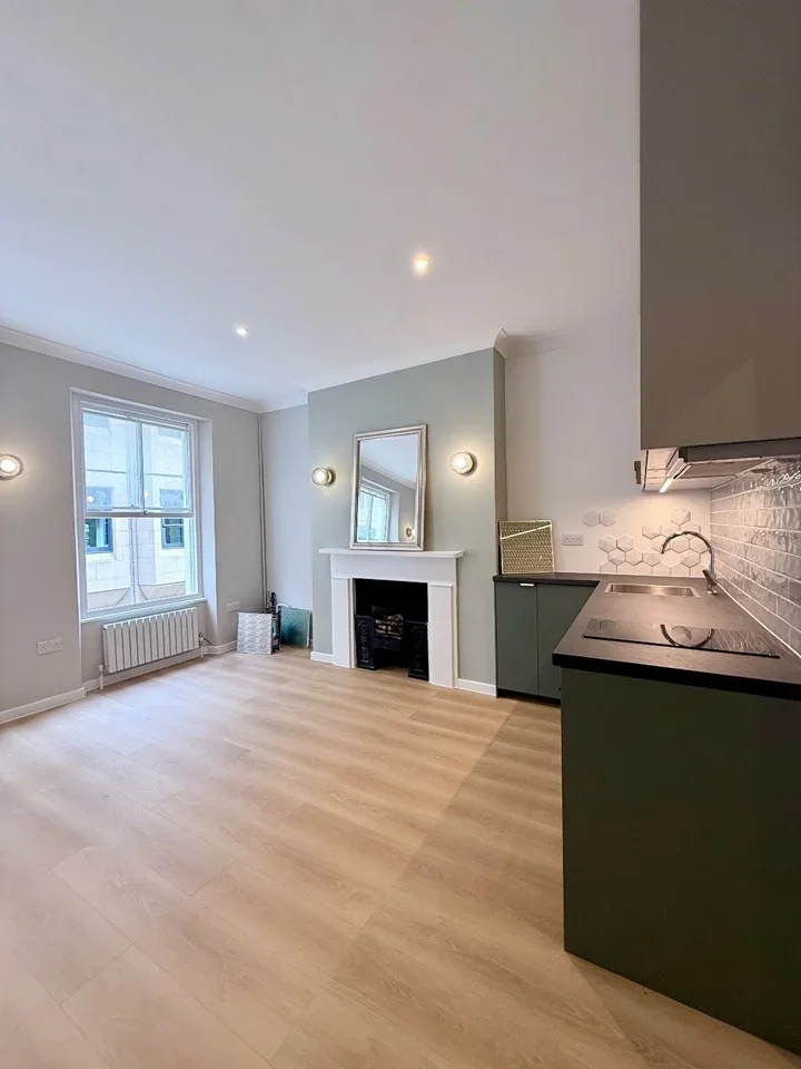 Flat Shelton Street in Greater London